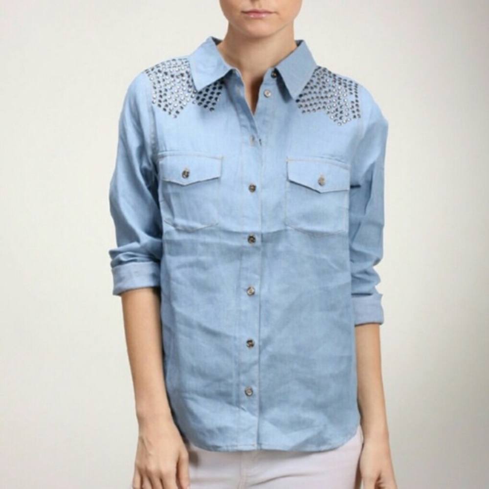 Chambray Buttondown Shirt